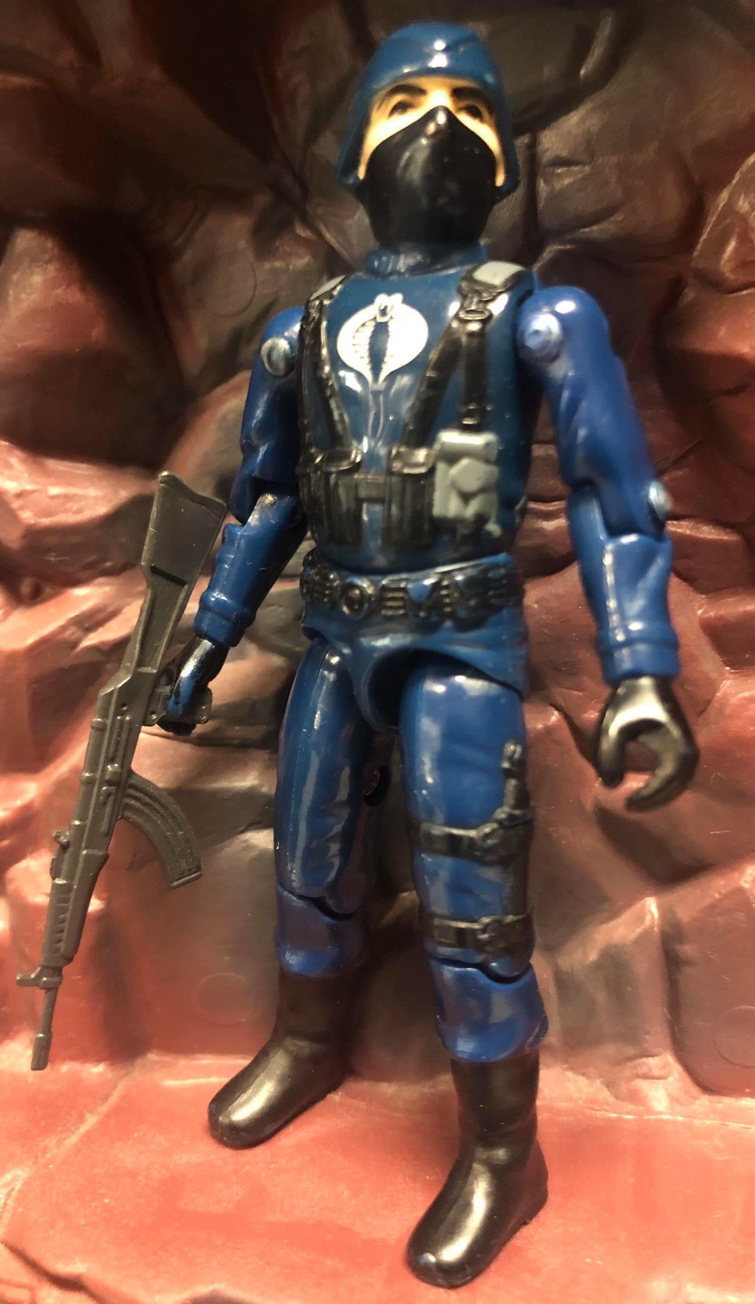 Cobra Officer (1982)