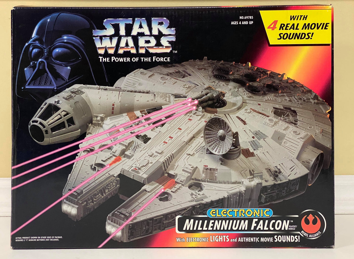 Millennium Falcon (Opened)