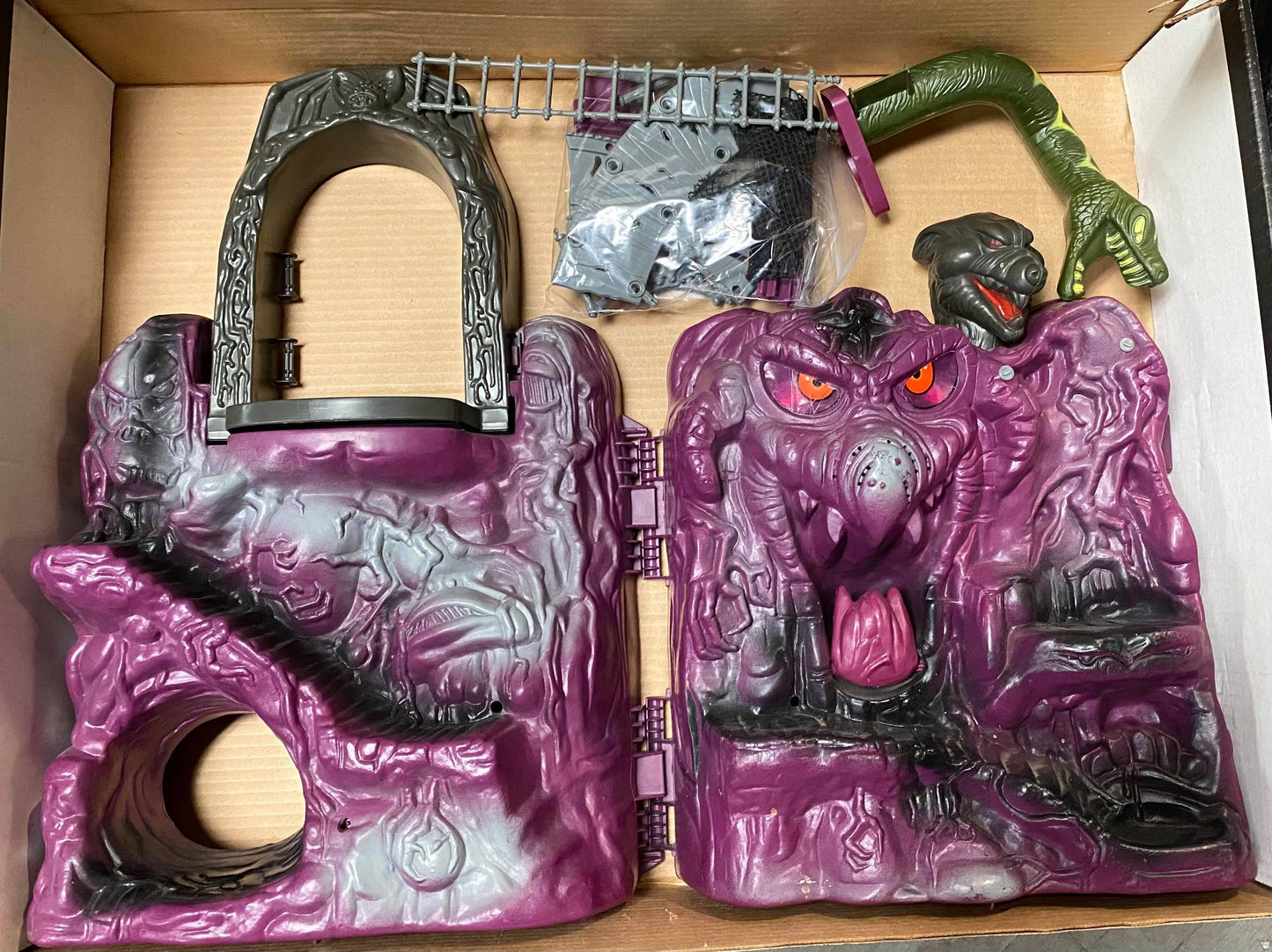 Snake Mountain (w/ Box)