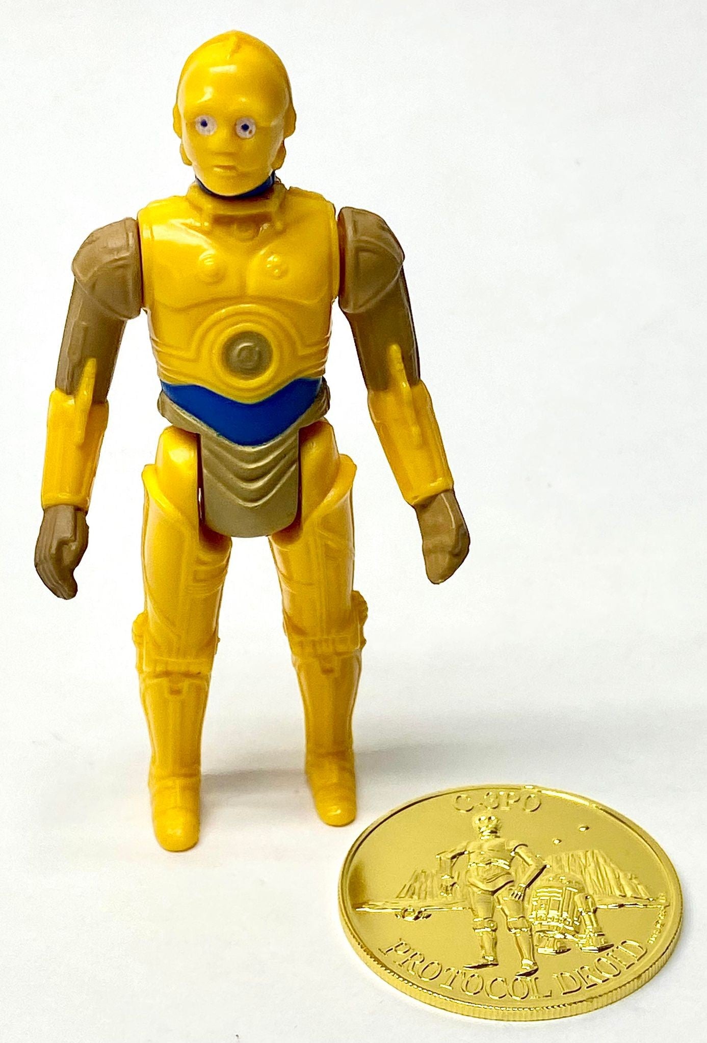 C-3PO w/ Coin : DROIDS