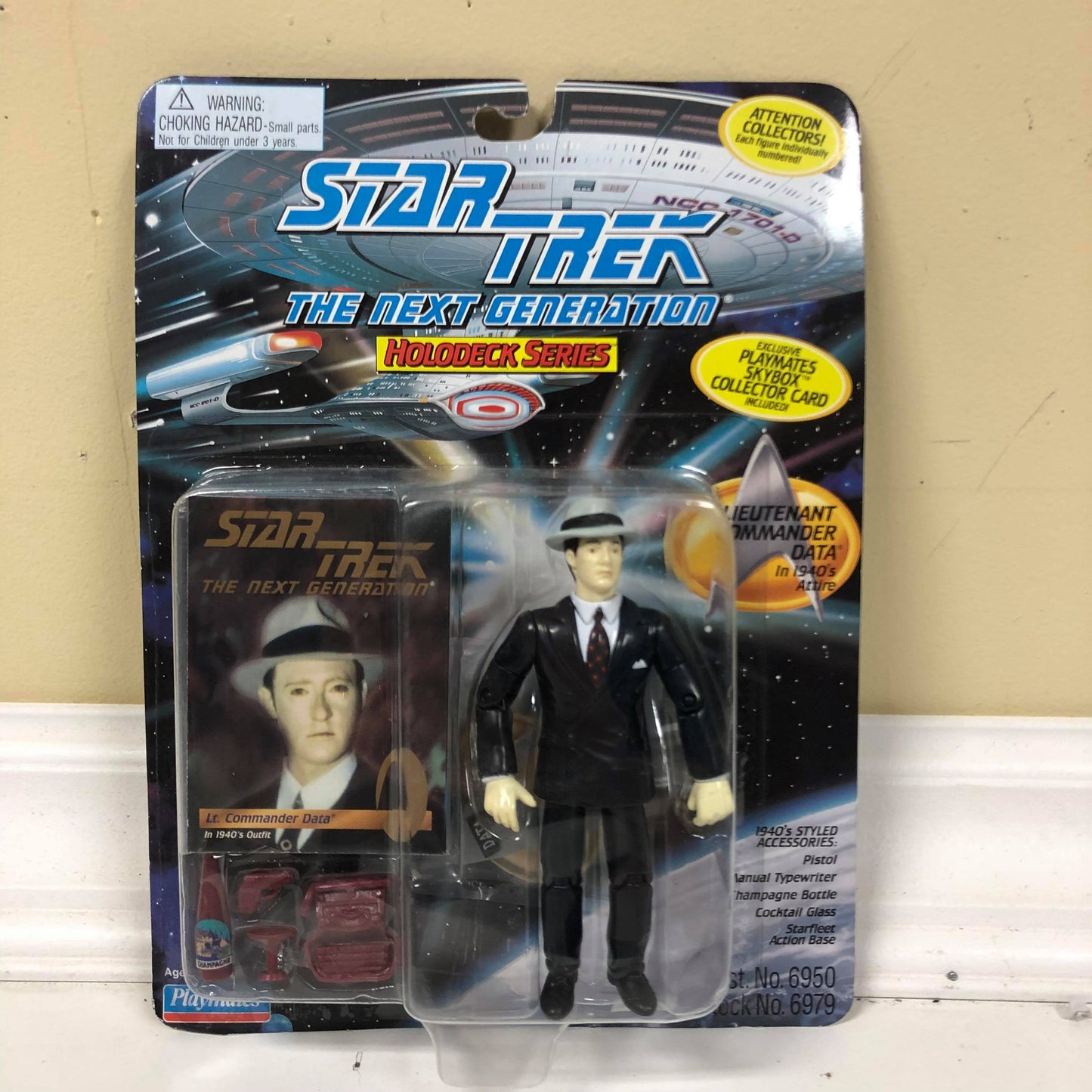 Data in 1940's Attire