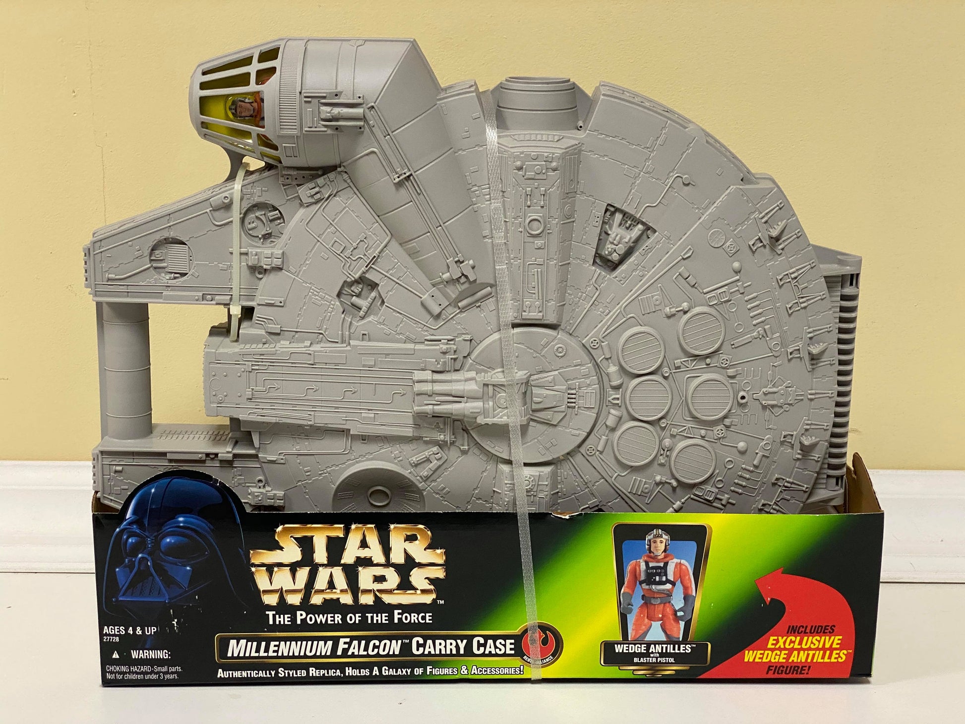 Millennium Falcon Carry Cass w/ Wedge Antilles